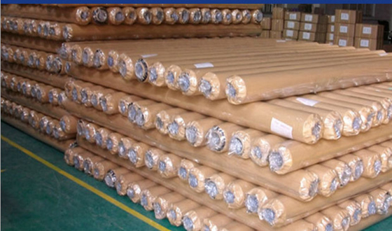 Non Sticky Packaging PVC Film 33kg 100cm Width 2inch Core Stretch Film For Packaging